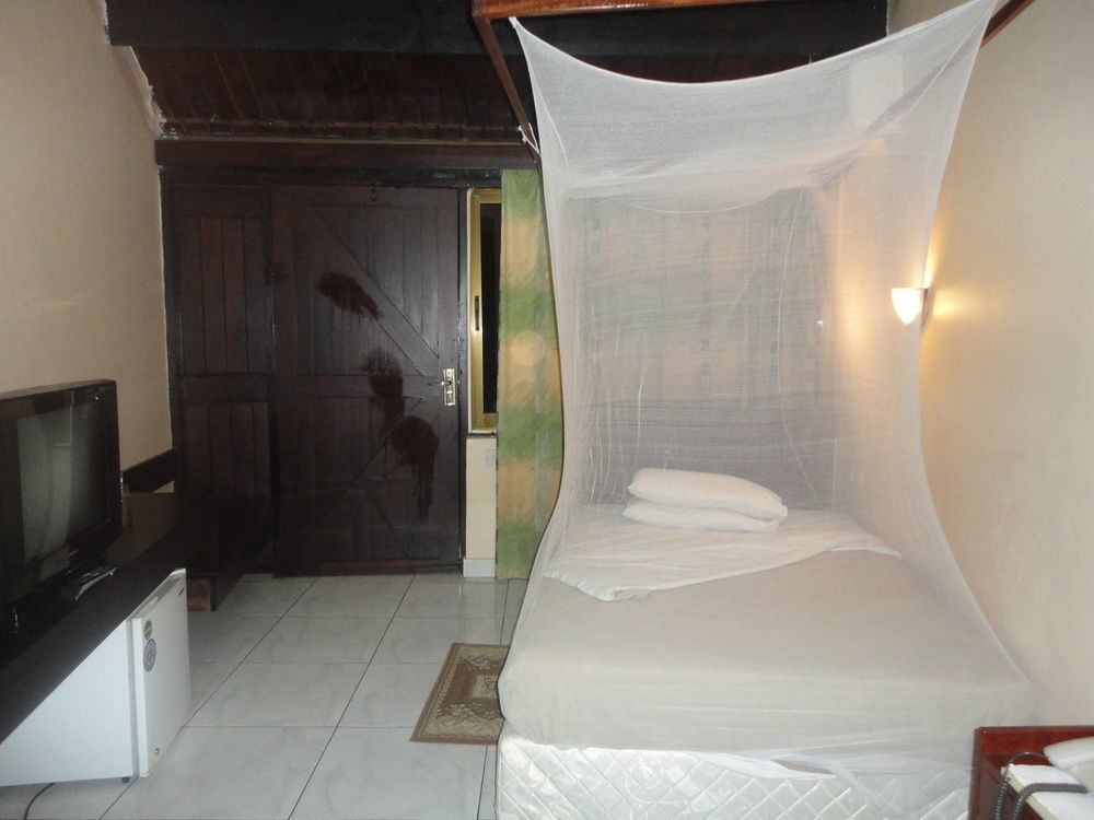 Morogoro Hotel Экстерьер фото